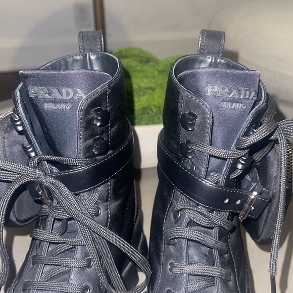 AUTHENTIC PRADA NYLON MONOLITH COMBAT BOOTS with MINI POUCHES - Picture 4 of 9